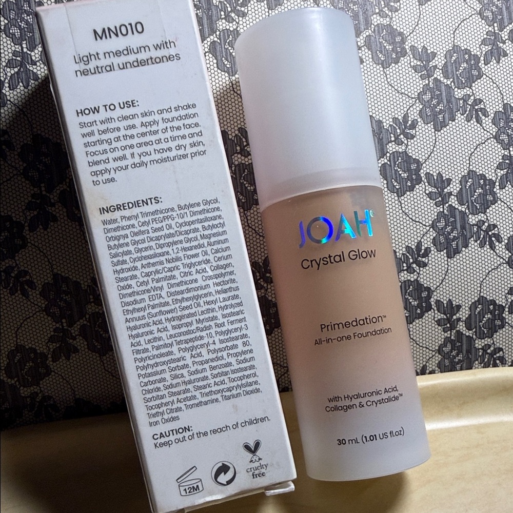 Joah Crystal Glow Foundation - Light Medium MN010
